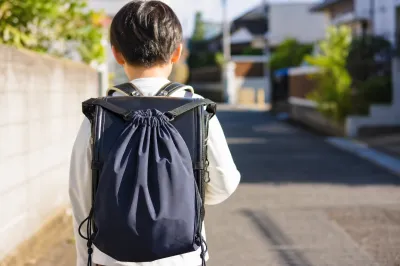 ランドセルにナップサックを固定するには？