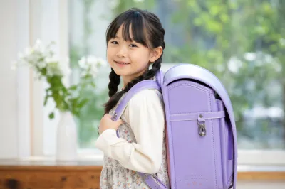 ランドセルのCMのエヴァちゃんって誰？