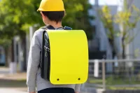 ランドセルの黄色いカバーが外れる問題、解決できる？