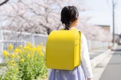 ランドセルの黄色いカバーはいつまで使うの？