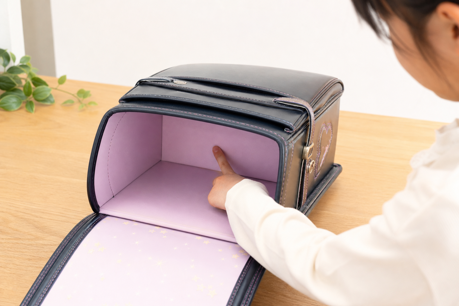 ランドセルはどこに名前を書く?防犯面で安心な記名場所