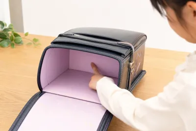 ランドセルはどこに名前を書く？防犯面で安心な記名場所