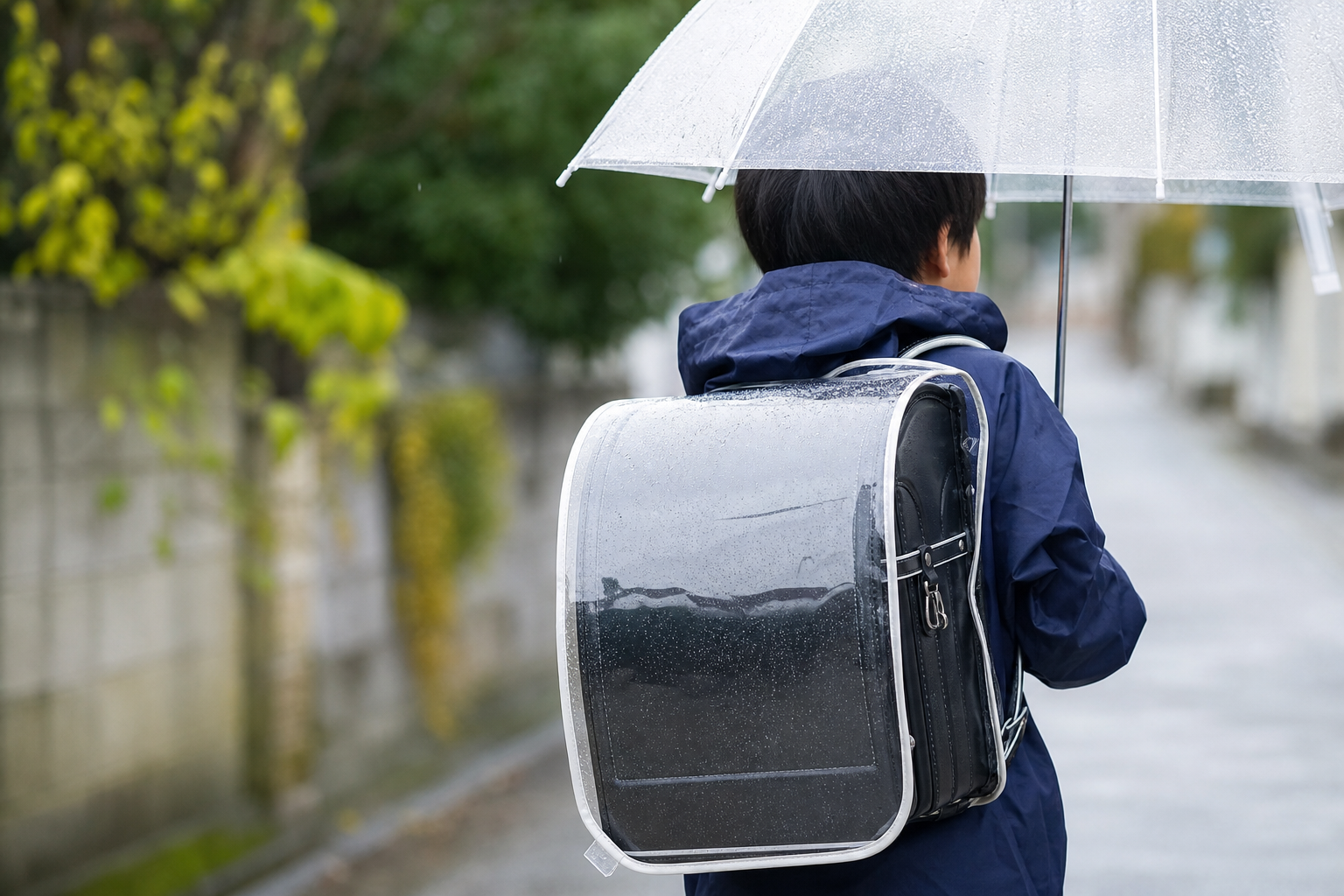 雨の日にランドセルカバーは必要か?