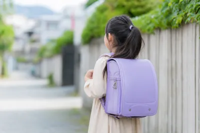 「ランドセルをからう」って方言なの？