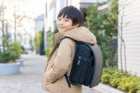 ランドセルを背負いやすいアウターって何を選べばいい？