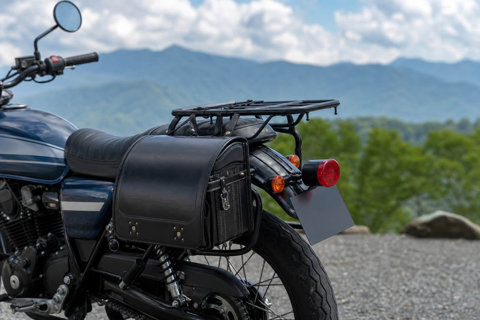 ランドセルをバイクに付けるには「リアキャリア＋サイドバッグステー」が基本